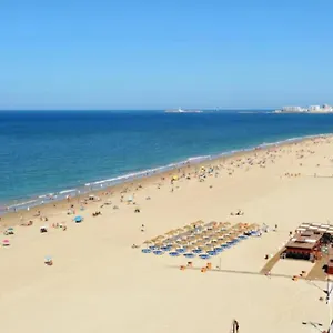 https://apartamento-candari-playa-en-cadiz.hotelsincadiz.net